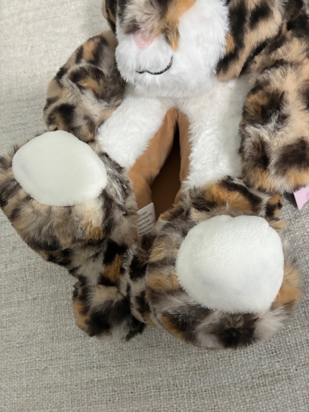 Feetmoji Cheetah Slippers Size 7-8 NWT - Picture 9 of 10